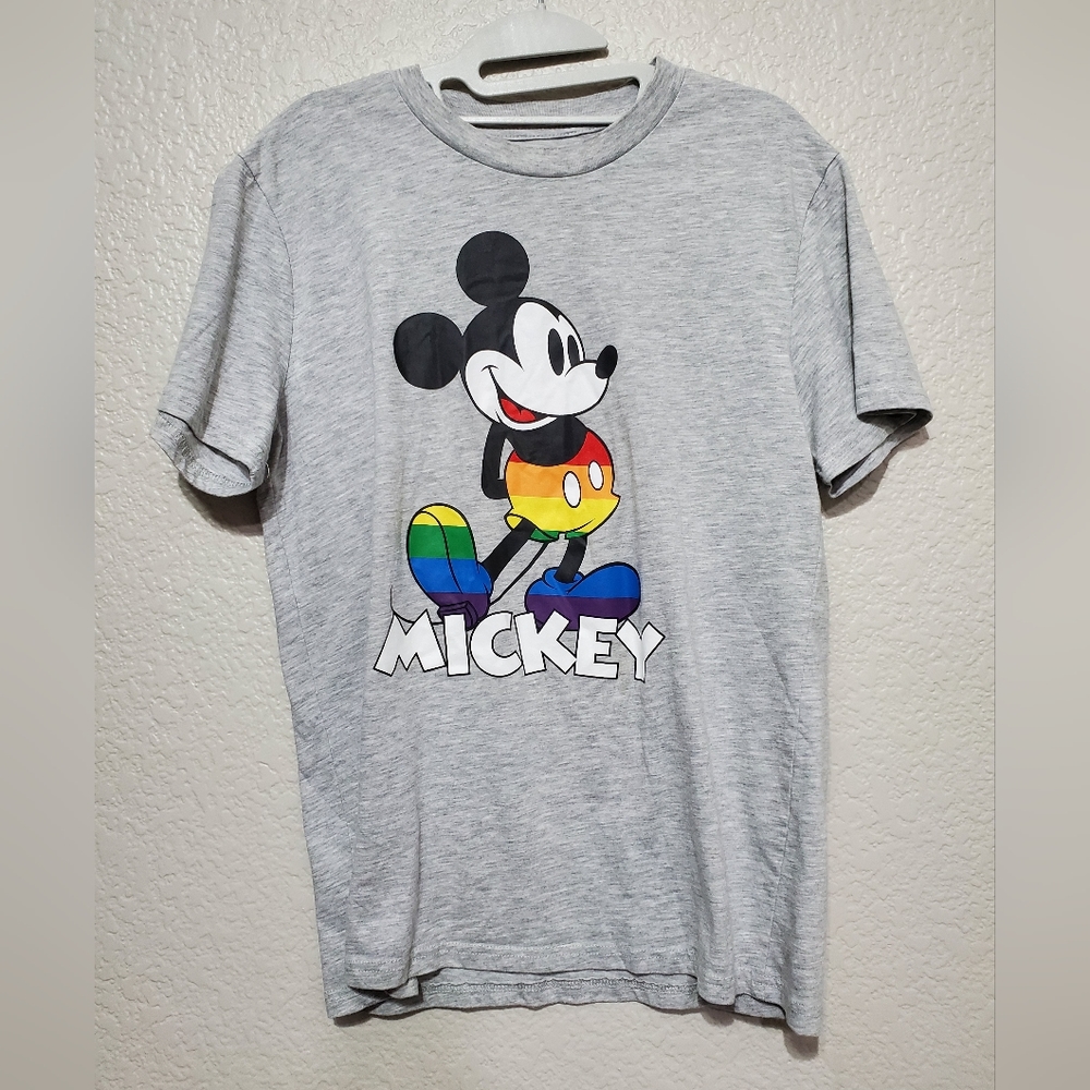 Disney Rainbow Mickey Mouse Gray Short Sleeve Shirt Size Medium